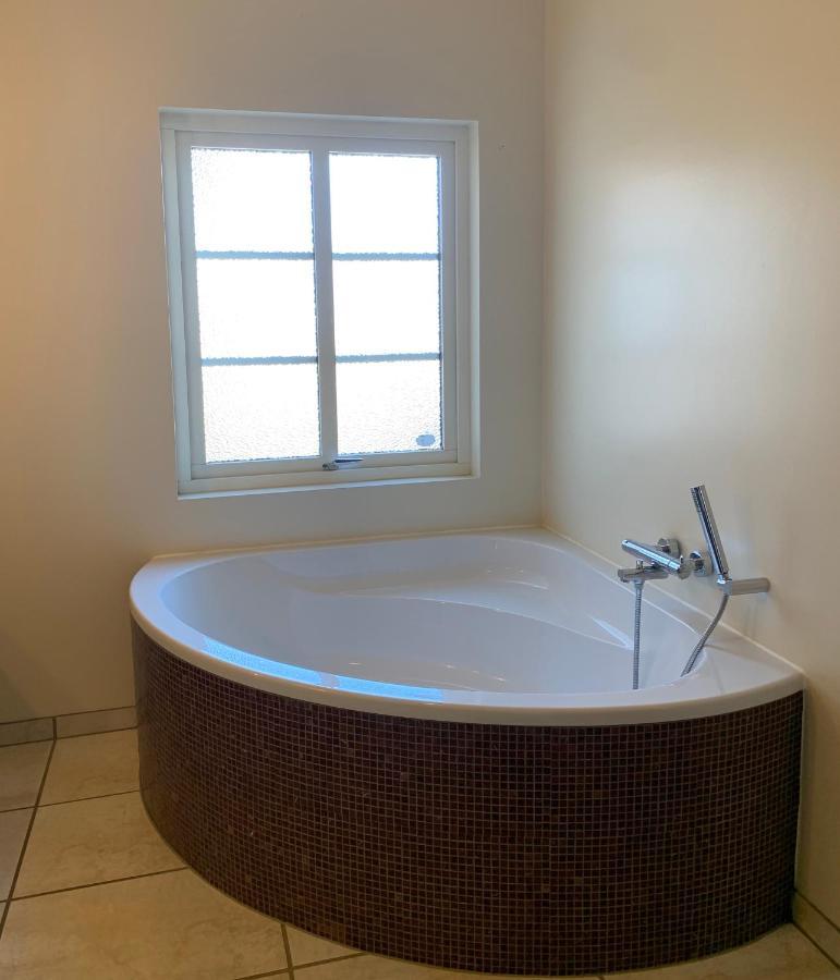 Hvammur 2 Guesthouse Red House Blonduos Ngoại thất bức ảnh