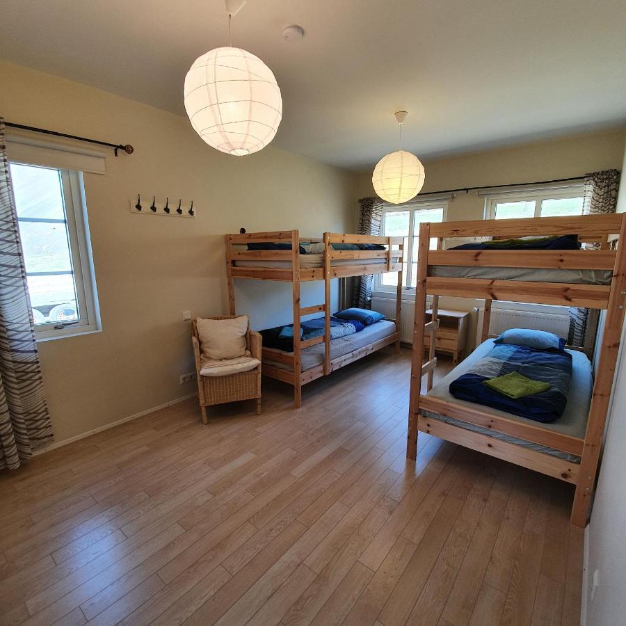 Hvammur 2 Guesthouse Red House Blonduos Ngoại thất bức ảnh