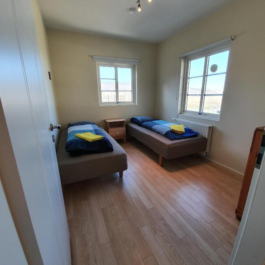 Hvammur 2 Guesthouse Red House Blonduos Ngoại thất bức ảnh