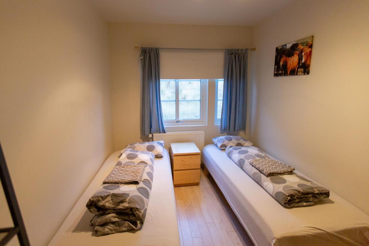 Hvammur 2 Guesthouse Red House Blonduos Ngoại thất bức ảnh